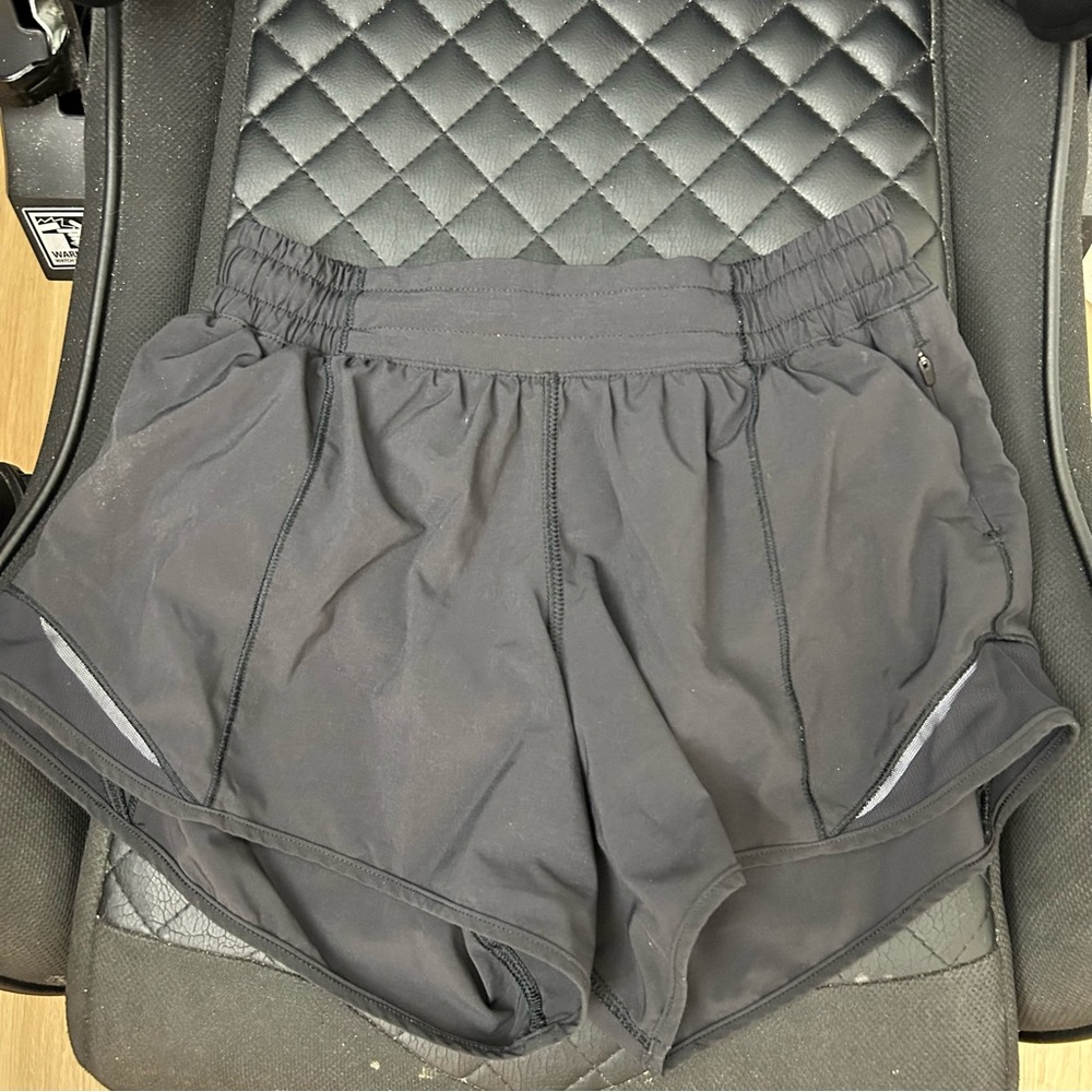 LULULEMON Hotty Hot High Rise Lined Short 2.5” Black